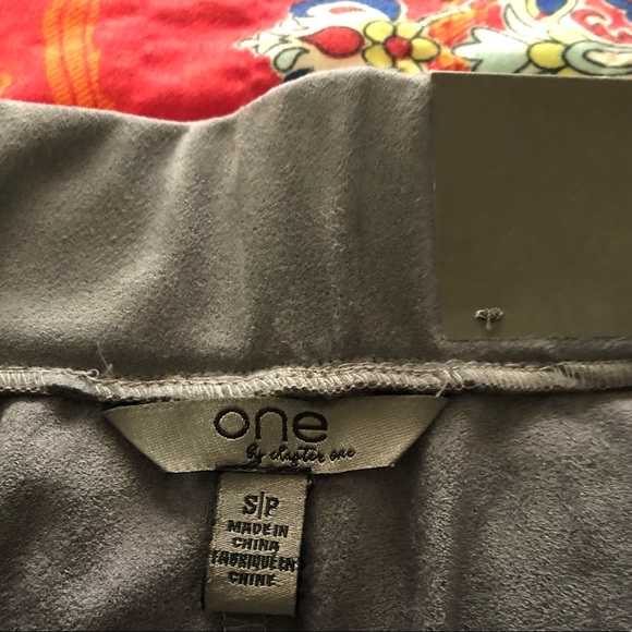 ONE byCHAPTER ONE LADIES DRESSY JOGGERS.THE MATERIAL FEELS VELVETY VELOUR.NWT!🔥 - Picture 5 of 6